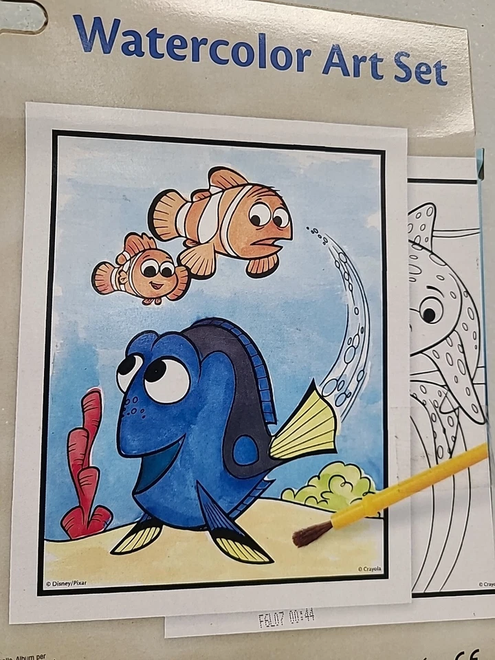  New Crayola Finding Dory Watercolor Art Set. 40 pages, 8 watercolors - image 4 of 4