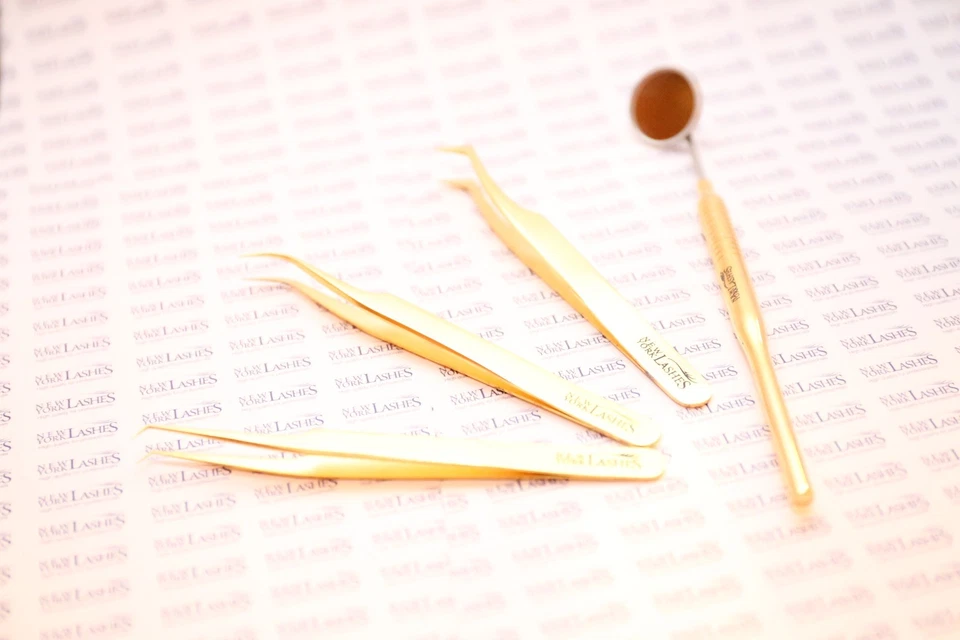 Пинцет для наращивания ресниц прямой, изогнутый или объемный из нержавеющей стали золотой - Изображение 3 из 4