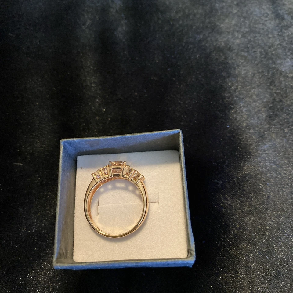 Anillo Cor De Rosa Morganita Con Circones Blancos En Oro 10 K Y Talla 7. Foto 2 de 4