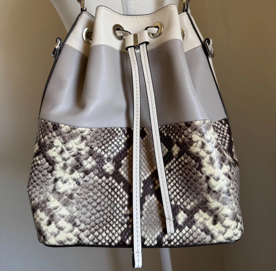 Michael Kors Snakeskin and Leather Large Bucket Bag Never Used - Image 2 of 4
