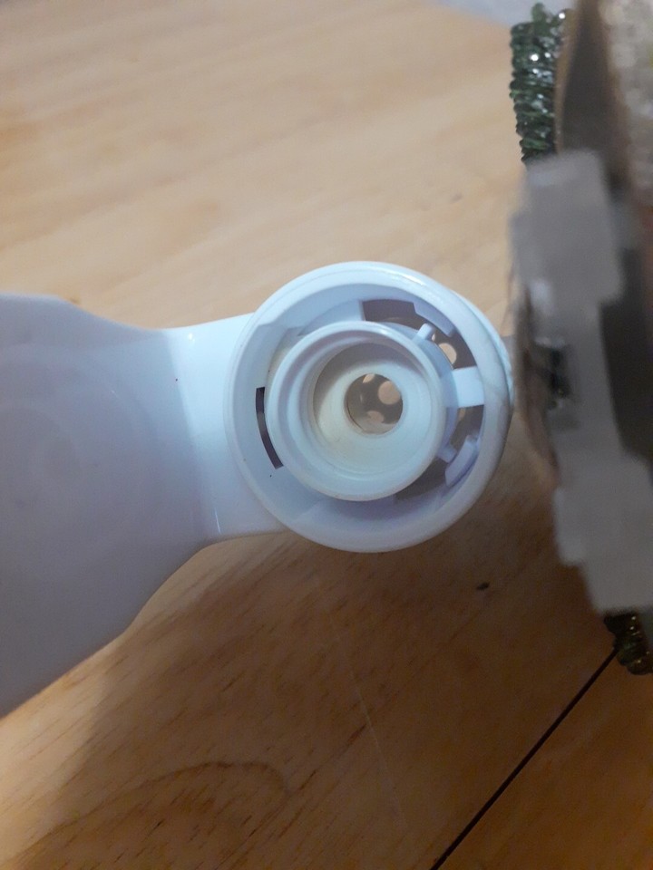 Bath & Body Works Wallflower Plug In Christmas Tree Glitter Snow Gold