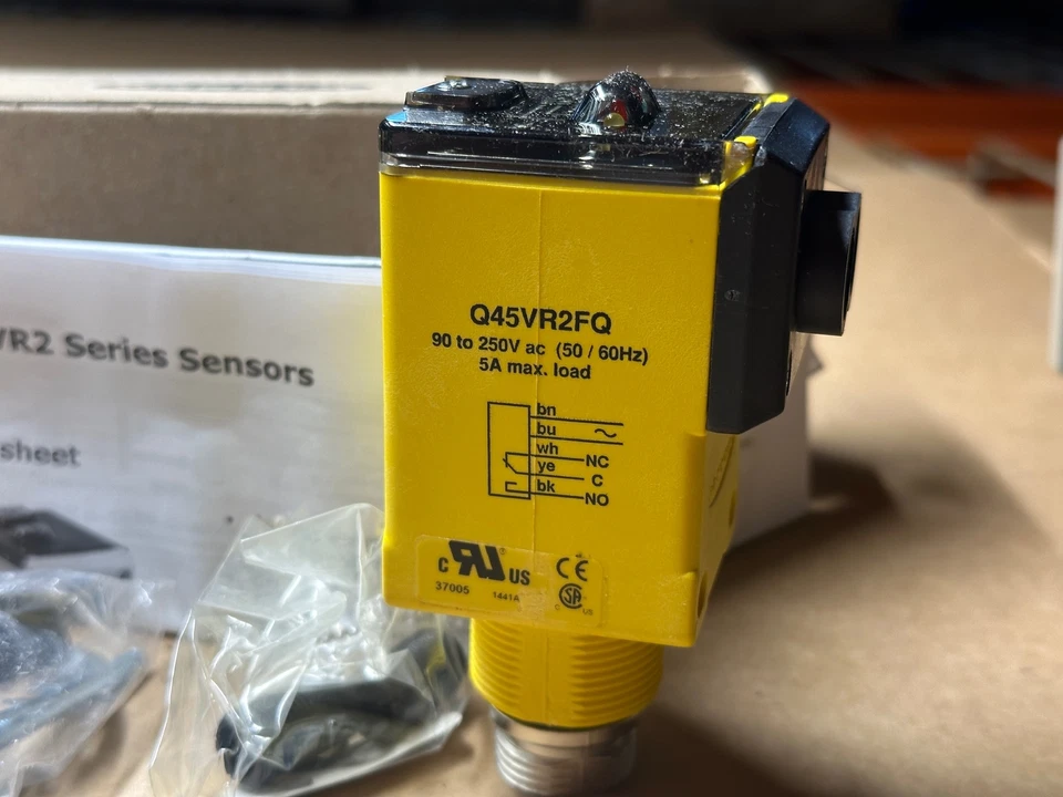 Banner Engineering 37005 Q45VR2FQ Q45 Photoelectric Sensor 5A 90-250V AC - Image 2 of 4
