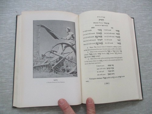 Modern Hebrew,an illustrated teaching book,h/c,392 pp,New - York, 1956. cs2520 - Picture 10 of 11