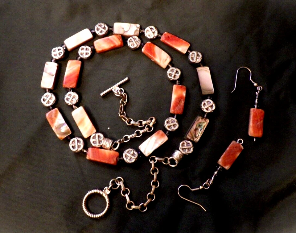 Juego de collar de concha de abulón de colección recuperado 'gemas orgánicas' naranja coral plata oscura Foto 4 de 4