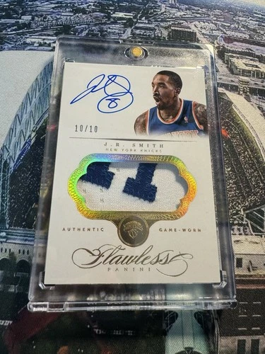 J.R. SMITH 2013-14 FLAWLESS GAME-WORN PATCH GOLD AUTO 10/10 Q5327
