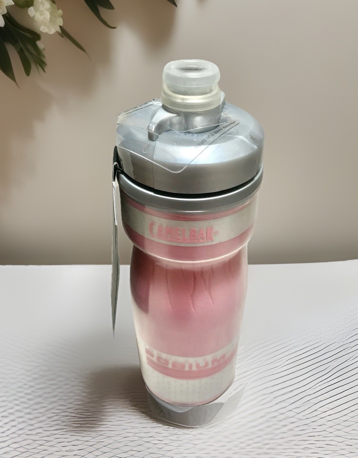 NEW CamelBak PODIUM CHILL Pink & Gray 21oz Sports ~ Biking Hydration Bottle