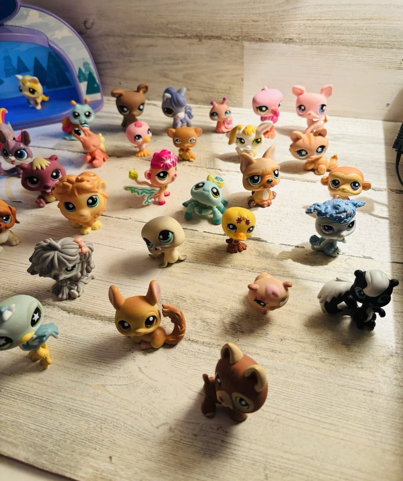LPS Littlest Pet Shop ENORME Lote 42 Mascotas Invierno Iluminar Cúpula Perros Gatos ¡Y Más! Foto 4 de 4