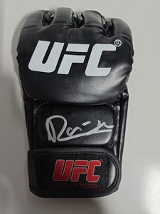 ALEXANDRE PANTOJA SIGNED AUTOGRAPHED UFC GLOVE COA BAS BECKETT WITNESSED W122391