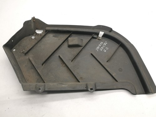 MB E Coupe C207 E 220 CDI Rechts Unterboden Abdeckung A2076100008 125kw 2011