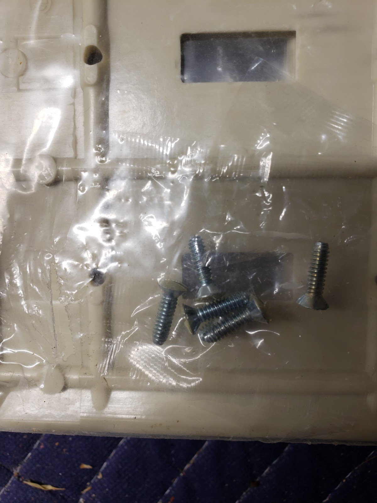 4 Gang Ivory Wall Plate 3 Toggle, 1 GFCI New With screws