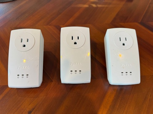 Zyxel PLA5256 Gigabit Powerline Adapter  Ethernet over Power - Lot of 3