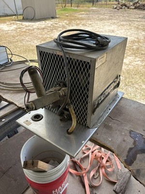 Bernard Welding Water Cooler 3 Gallon Capacity 115V, 6.8A, 60HZ, 1 PH, 3500SS
