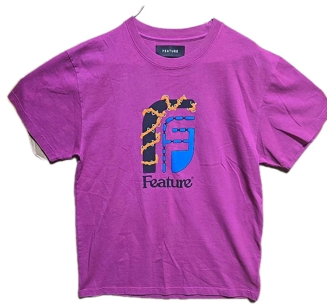 Light Purple T-shirt Sleeve Featura Round Neck Sz S Unisex Street Wear
Opens in a new window or tab