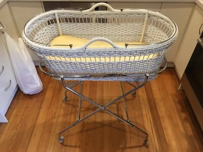 gumtree bassinet