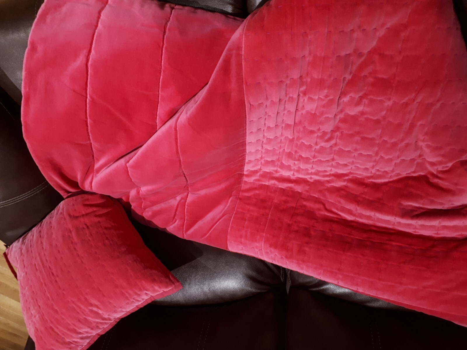 Jeff Banks Cerise Velvet Throw And Cushion Kingsize Beautiful Soft And