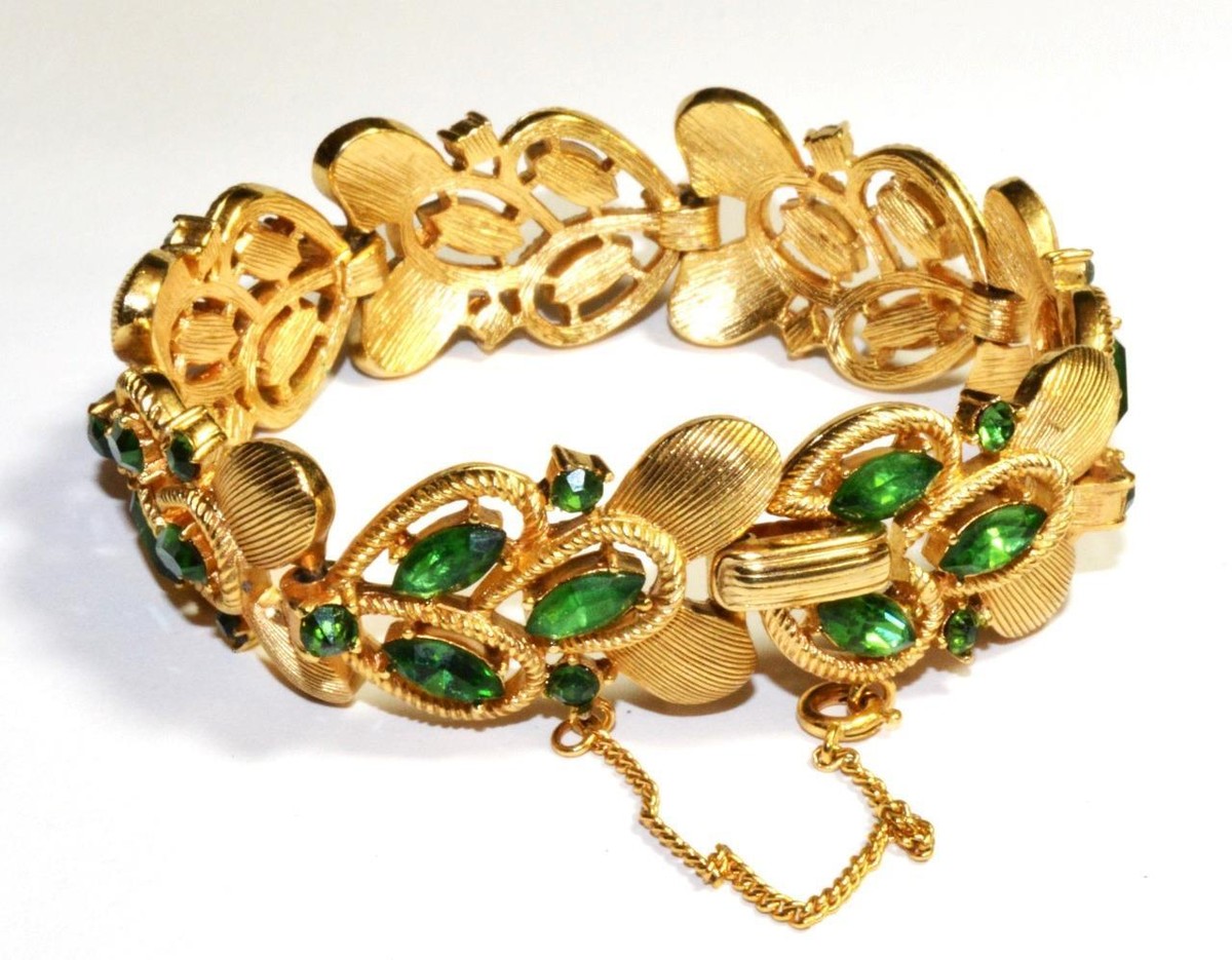 Vintage 50s Signed TRIFARI Crown Goldtone Green Rhinestones