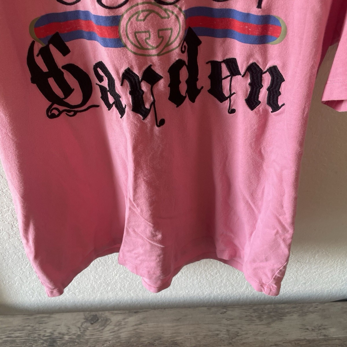 RARE HTF GUCCI GARDEN Vintage Pink Embroidered T-shirt Tee RARE HTF GUCCI GARDEN Vintage Pink Embroidered T-shirt Tee