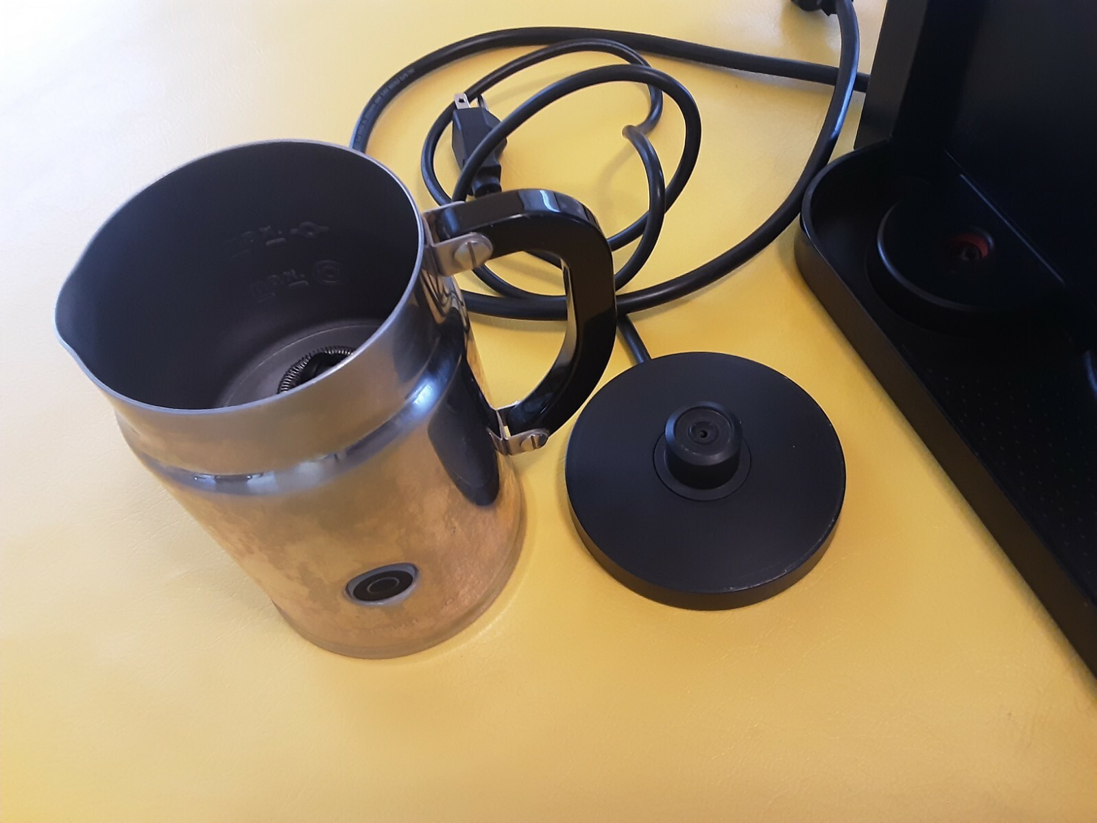 Nespresso VertuoLine GCA1 Espresso Coffee Maker Machine Plus Aeroccino Tested