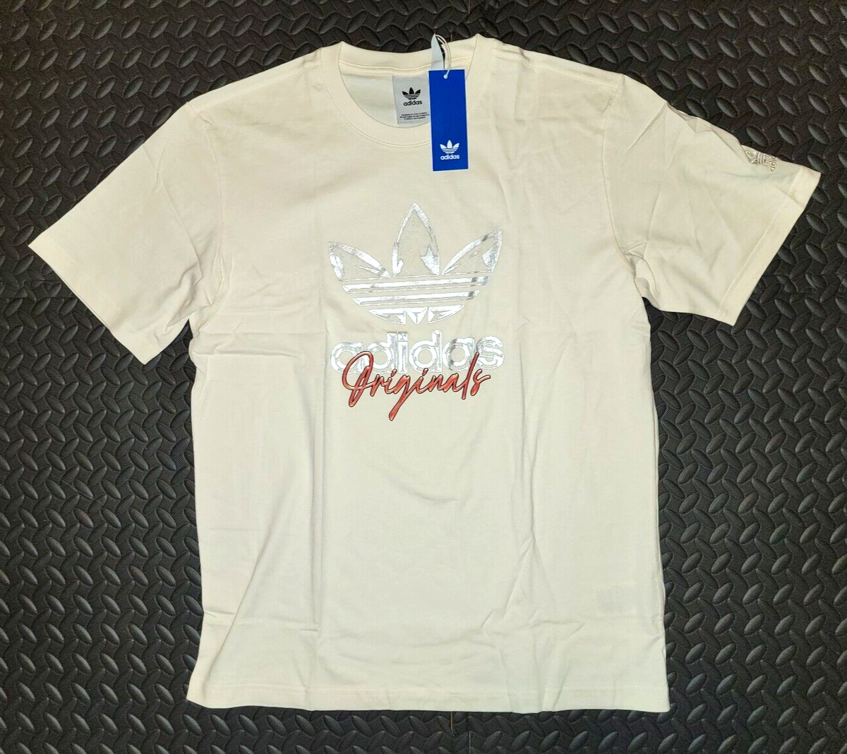 NEW MEN'S ADIDAS ORIGINALS TS TREFOIL TEE SHIRT~SIZE MEDIUM