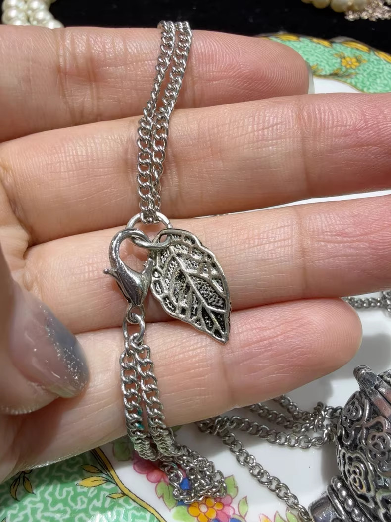 Pretty Silver Coloured 'Aromatherapy' Necklace / … - image 3