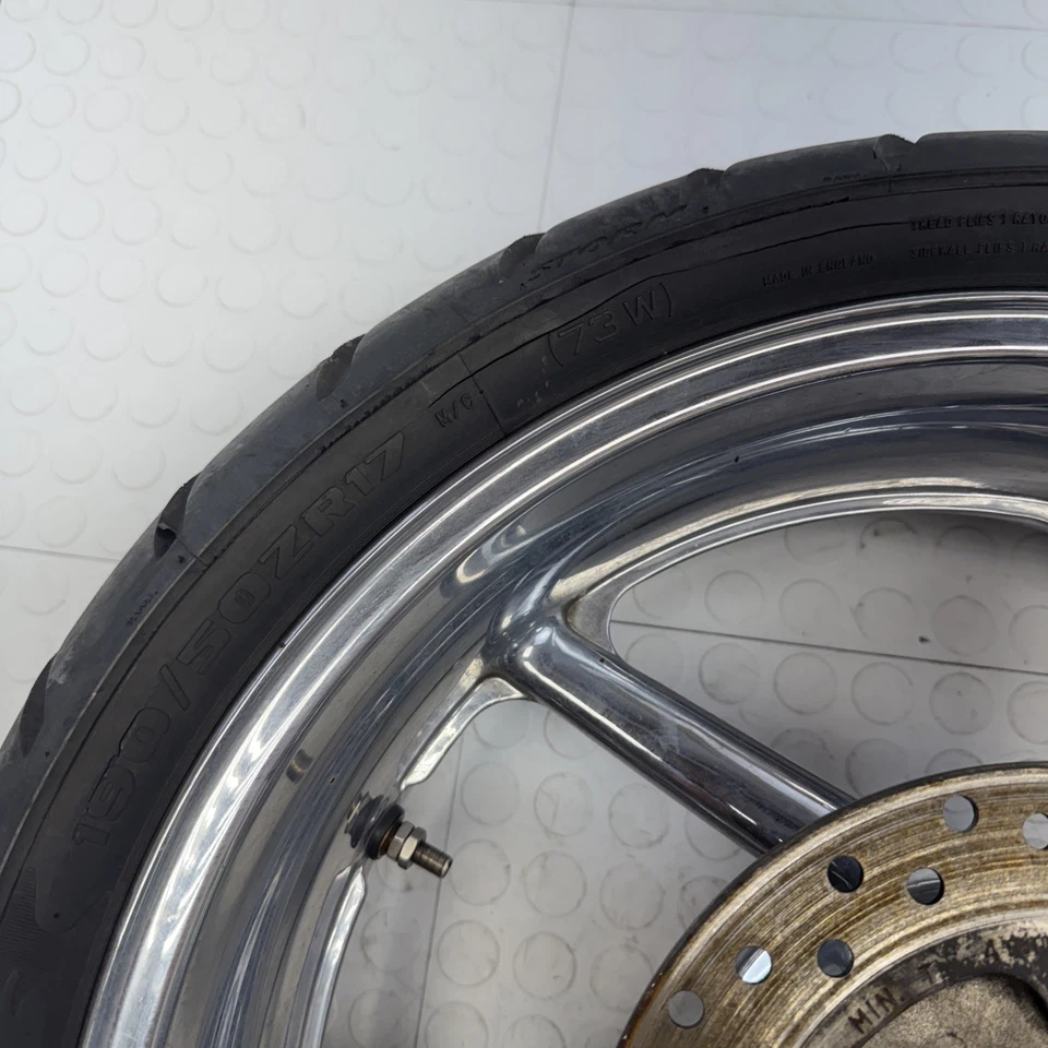 Llanta trasera recta Honda CBR900RR 1996 42650-MAS-670ZA cromada recta Foto 4 de 4