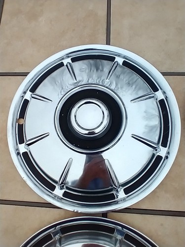 1969 - 1970 INTERNATIONAL TRAVEL ALL SCOUT PICKUP 15" HUBCAPS. CHROME - Picture 5 of 24