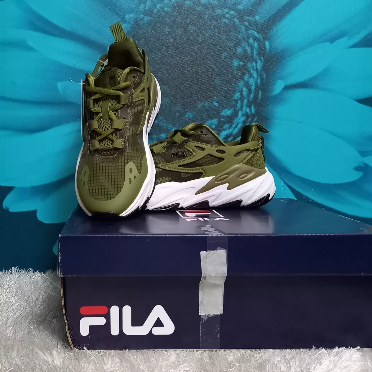 White fila hotsell shoes junior