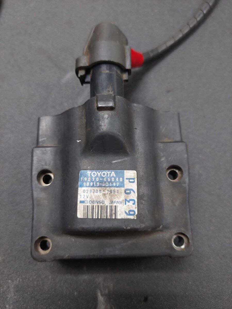 TOYOTA DENSO Ignition Coil Pack 029700-7051 Used Original TOYOTA DENSO Ignition Coil Pack 029700-7051 Used Original