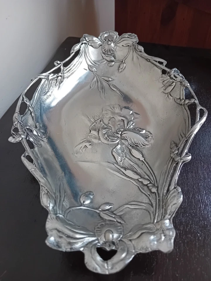 Coupe Art Nouveau magnifique Iris en étain signé - Photo 2/4