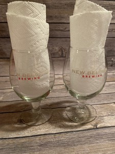 2-NEW-BELGIUM-BREWING-COMPANY-STEMMED-BEER-GLASSES-0-4-l-16-oz