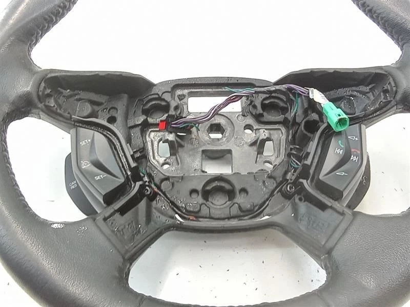 Volante Ford C-Max 2013-2018 con interruptores cuero negro probado por fabricantes de equipos originales Foto 2 de 4