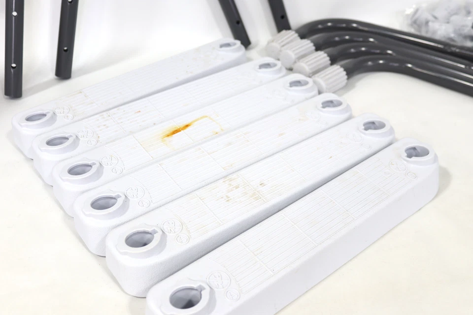 Escalera de piscina Intex 28076E Deluxe con peldaños extraíbles para piscinas de 48 pulgadas de profundidad 25,4 Foto 4 de 4