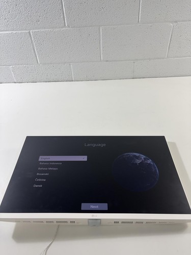 LG 27SR50F-W Smart Monitor 27-Inch FHD - Picture 2 of 5