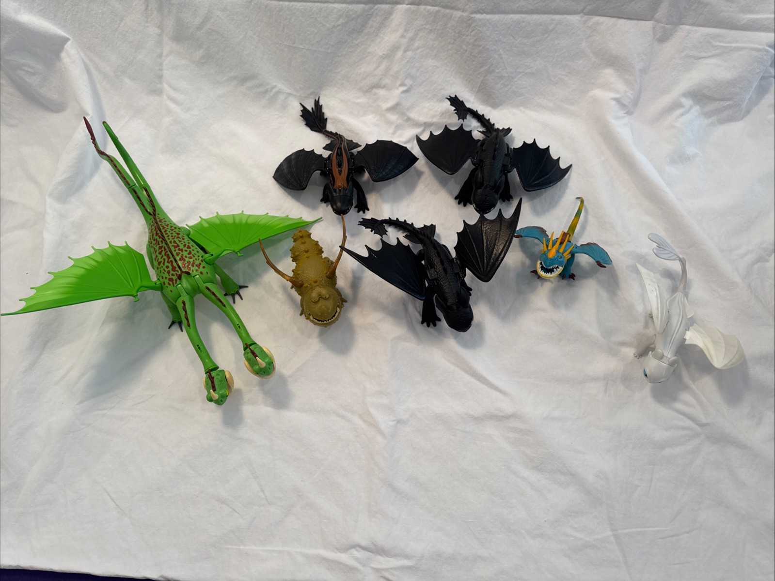 How To Train Your Dragon Mini Figures  set of 9