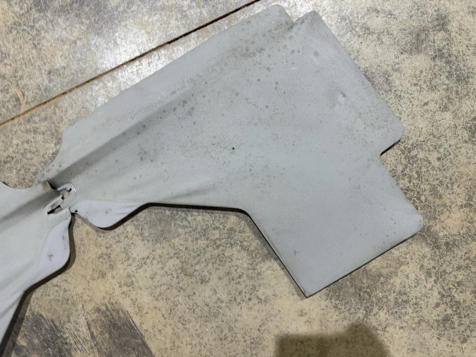 BMW e24 633CSi 635CSi M6 OEM Trunk Lid Trim Panel Filler - Image 3 of 4