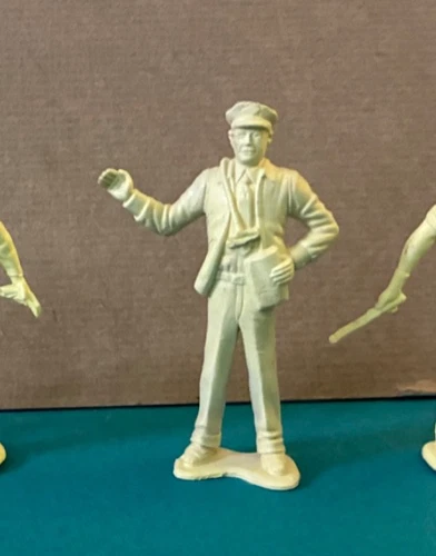 MARX 3 INCH TRUCK TERMINAL WORKER!! Vintage!!