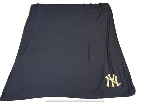 BRAND NEW YORK YANKEES BLANKET 50x60 THROW WITH BOX SEASON TICKET HOLIDAY GIFT - Picture 2 of 4