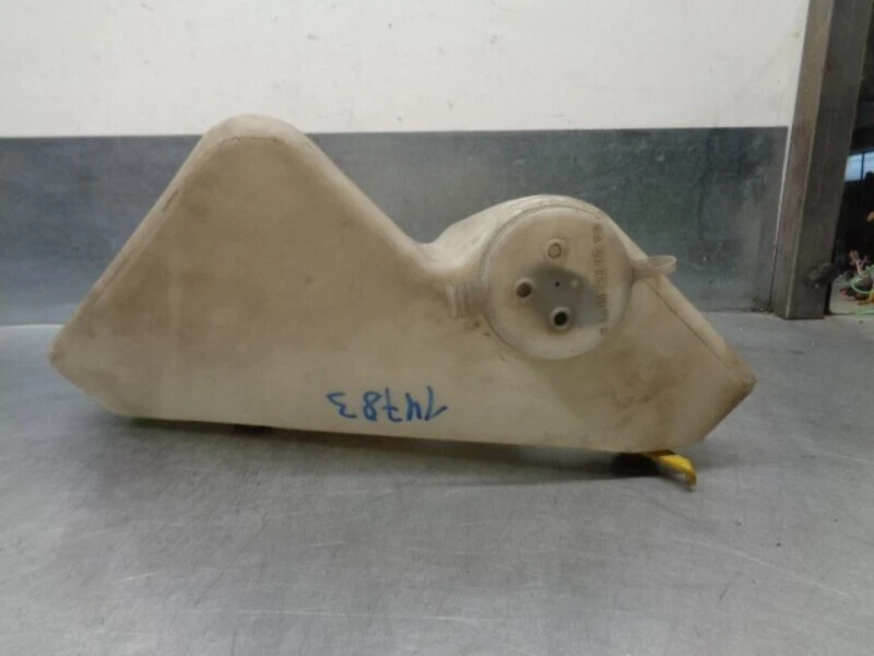 1688690220 reservoir lave-glace avant pour MERCEDES-BENZ VANEO (W414) FURGONETA - Photo 2/4