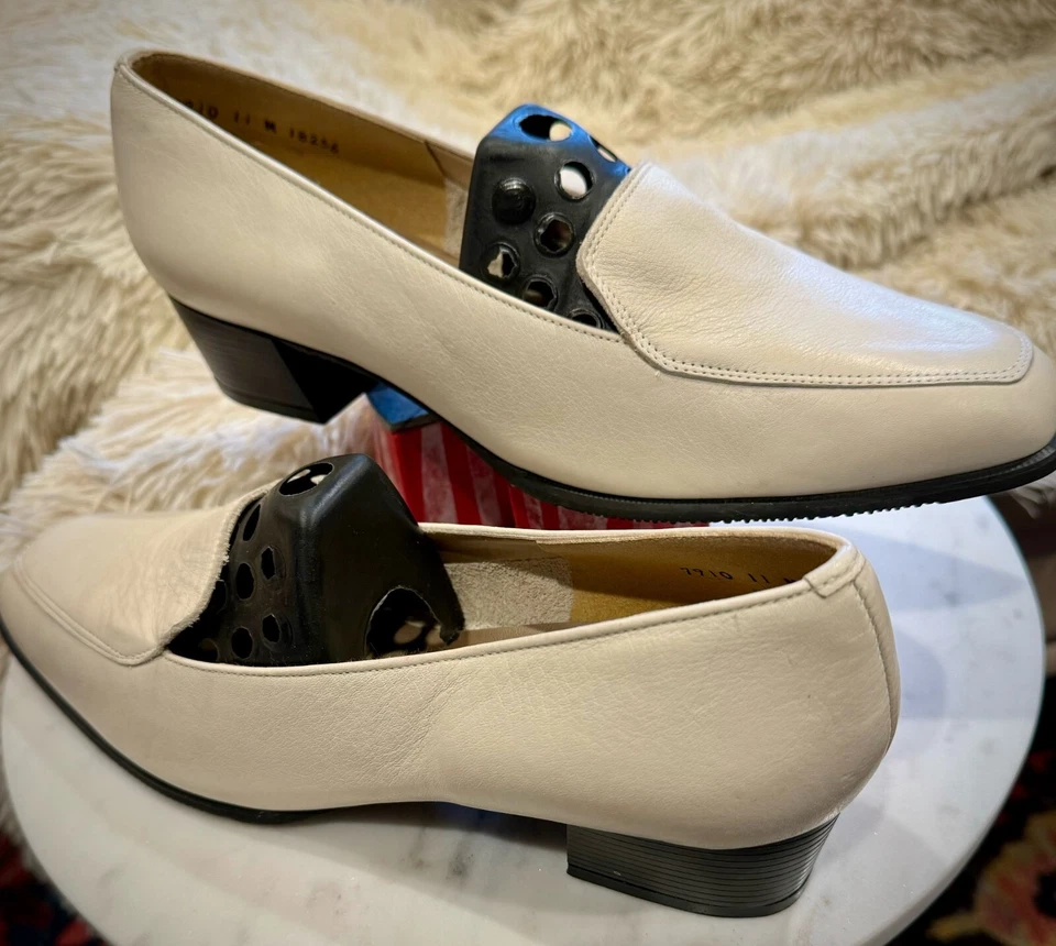 CALIFORNIA MAGDESIANS womens low heel loafer, bone size 11 - Image 4 of 4