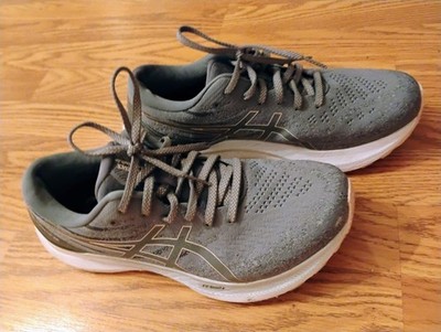 Size 9 - Asics Gel Kayano 29 Metropolis in excellent condition! Women's size 9