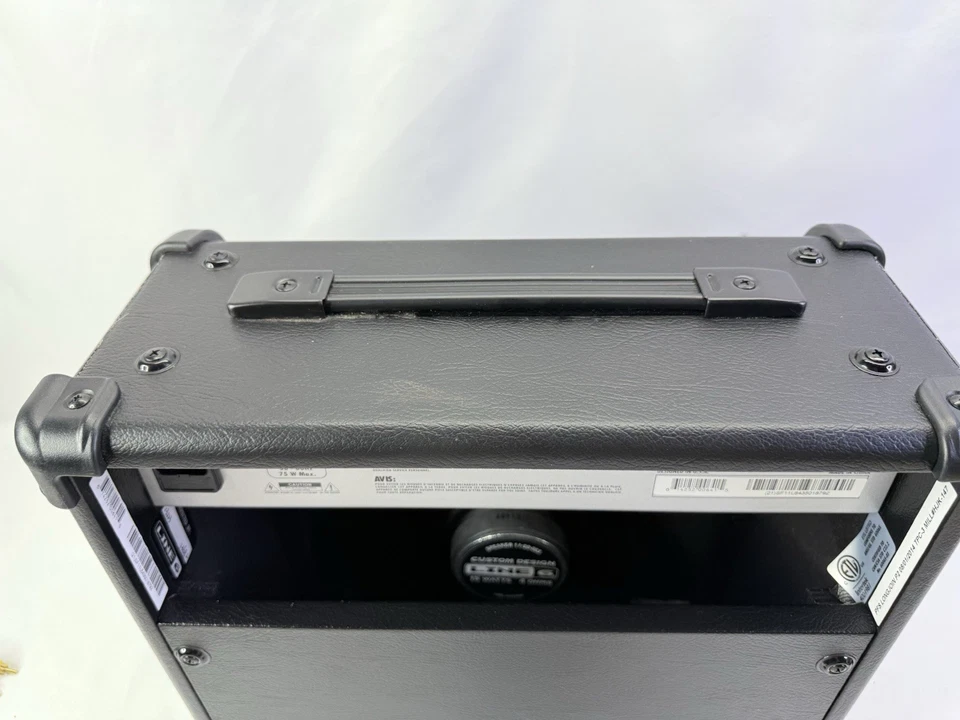 Line 6 Spider IV 15 15 watt Guitar Combo Amplifier 1 X 8, 4 Channels & 6 Models - Image 4 of 4