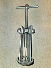 Vintage Chicago Specialty Mfg. Co., No. 3074 Faucet Valve/Handle Puller Tool