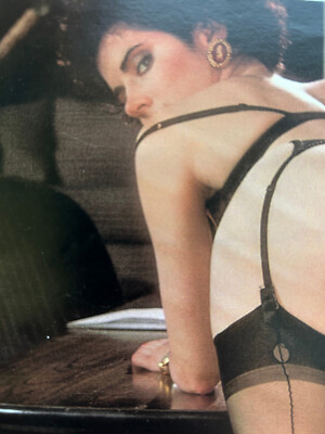 Vintage 1988 Sexy pantyhose print original color ad A038