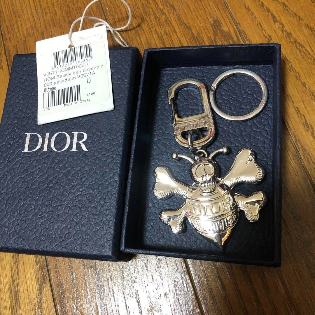 Dior and Shawn Stussy bee key holder key ring color silver with box used