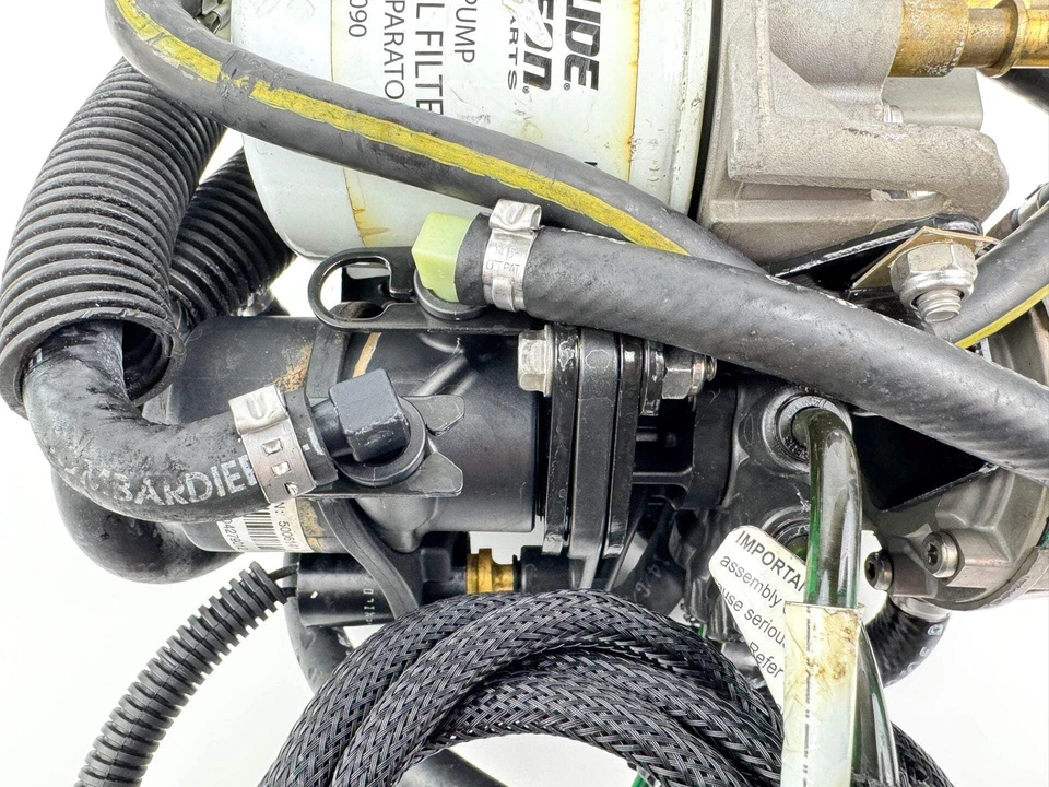 Evinrude 2005 115 hp 2 tiempos fueraborda colector de aceite y bomba 5000836 OEM Foto 4 de 4