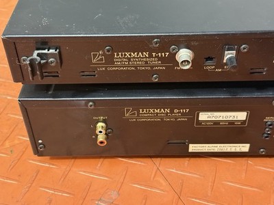 Luxman T‑117 FM Tuner And D-117 Compact Disc Player / CD - Read