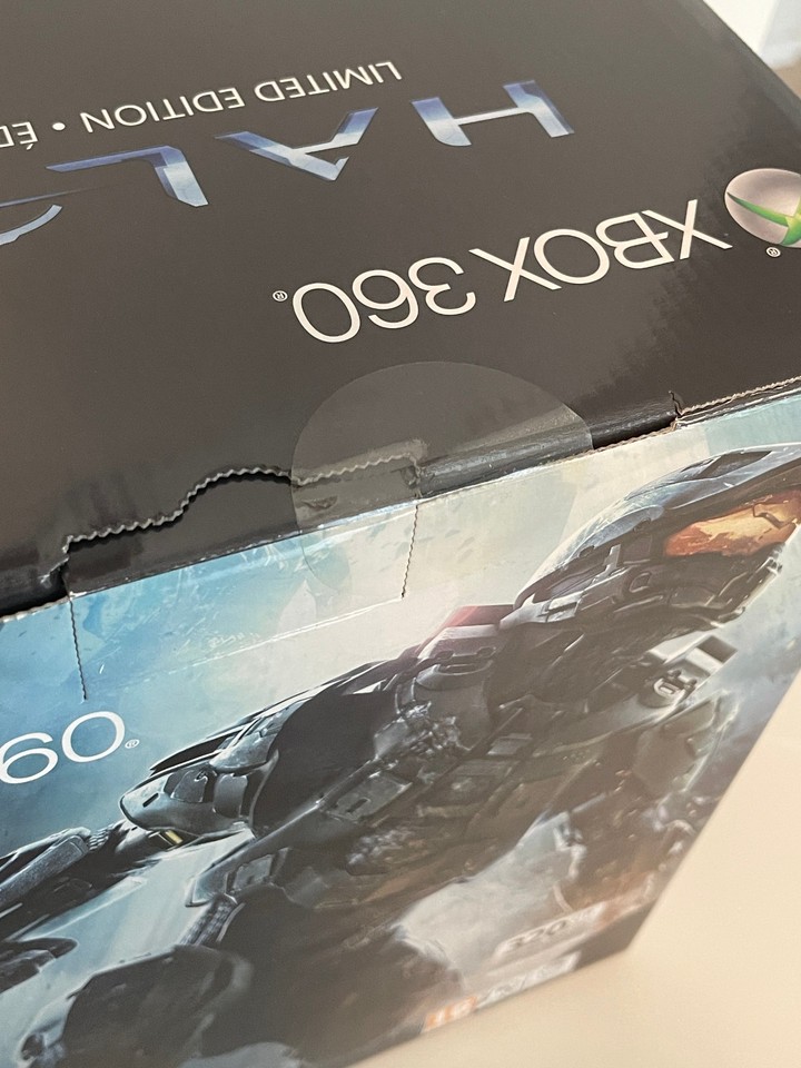 xbox-360-halo-4-limited-collector-s-edition-console-bundle-320gb-pal