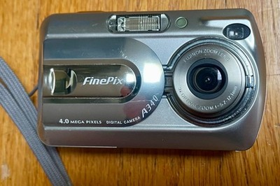 Fujifilm FinePix A340 4MP Digital Camera - Silver w/ Batteries