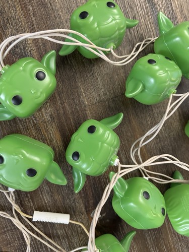 Funko Yoda Green Christmas Party Lights 10 Heads Holiday Baby Grogu Star Wars - Picture 2 of 6
