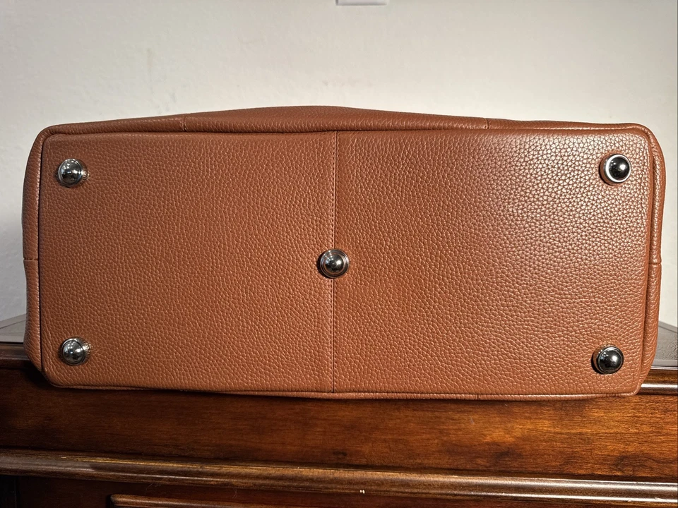 17”x14” Royce Tan Pebble Grain Leather Weekender Duffle Bag Brand New With Strap - Image 3 of 4